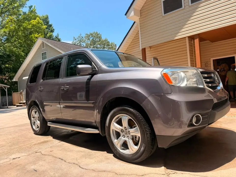 Honda Pilot after exterior detail and headlight restoration in Chattanooga, TN